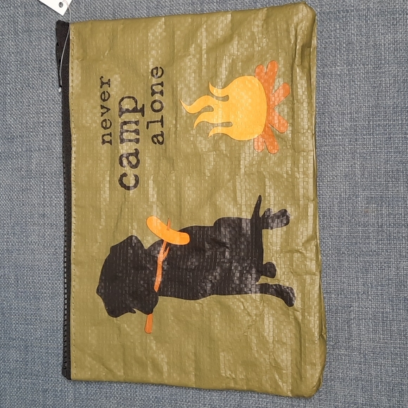 Gift Bag Essentials Pouch Bag Dog Never Camp Alone Retriever Black Lab Labrador - Picture 2 of 3